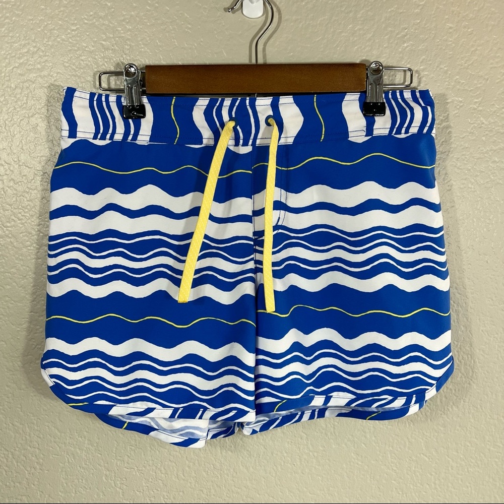 Columbia PFG blue and white wavy athletic drawstring shorts